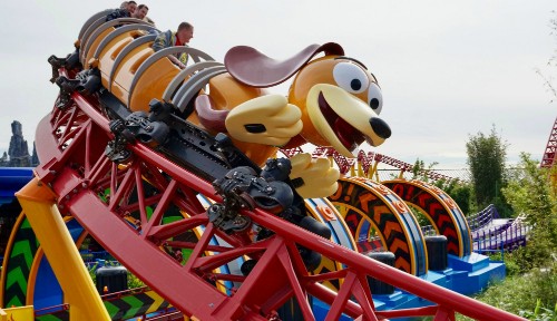 Montaña rusa Slinky Dog Dash en Toy Story Land en Disney World Orlando