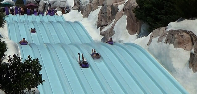 Toboganes en Blizzard Beach.