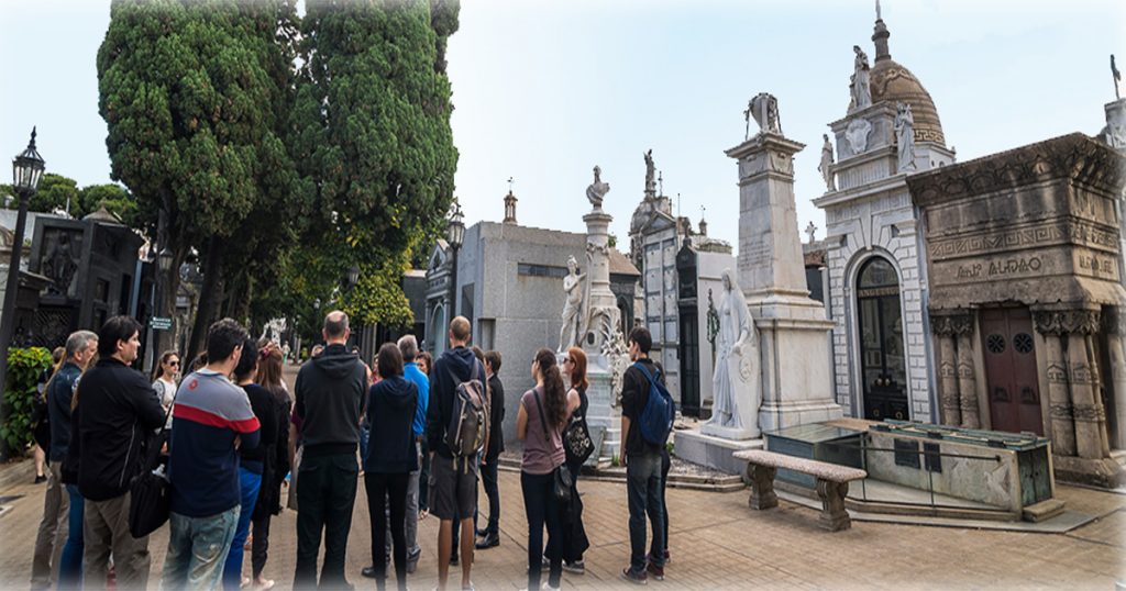 Visitas guiadas en el Cementerio de la Recoleta en Buenos Aires