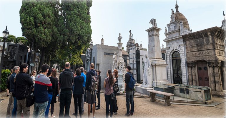 Visitas guiadas en el Cementerio de la Recoleta en Buenos Aires