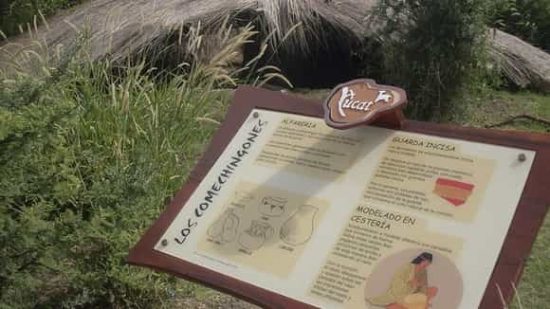 Cartel de Los comechingones, en Merlo