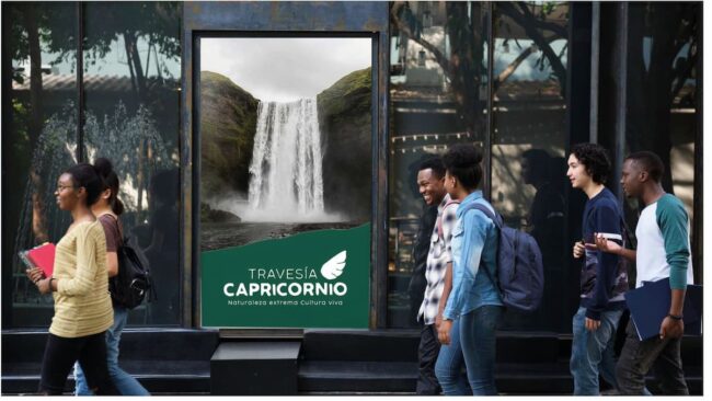 Cartel promocional de Travesía Capricornio con cascada, campaña de turismo sostenible en Argentina.