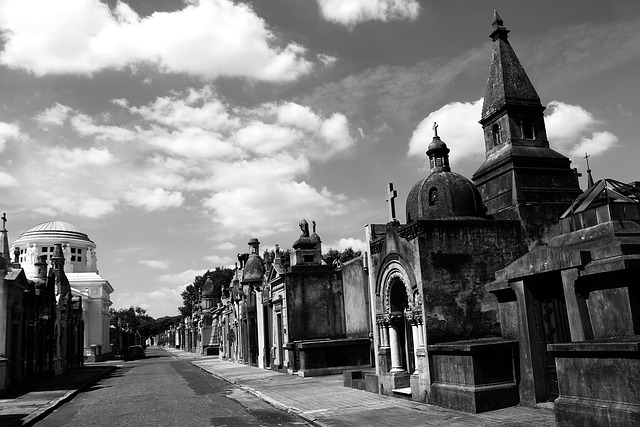 Cementerio de la Recoleta en Buenos Aires con mausoleos históricos
