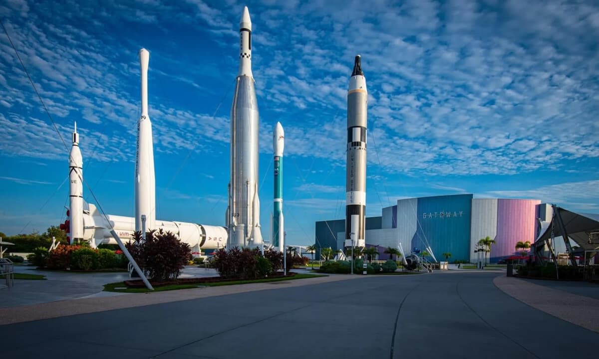 Cohetes históricos exhibidos en el Kennedy Space Center, el complejo de la NASA en Orlando