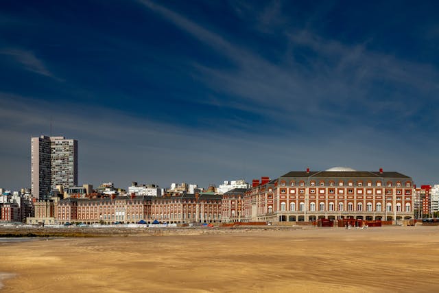 Ciudad costera en Argentina, una de las escapadas más elegidas para viajar en Semana Santa 2026