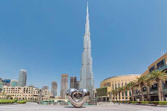 Dubái vuelos afectados 2026 Burj Khalifa en Dubái en medio de la paralización del espacio aéreo en Medio Oriente