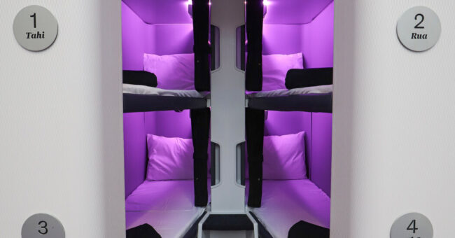 Camas tipo cápsula para pasajeros de clase económica en aviones de Air New Zealand