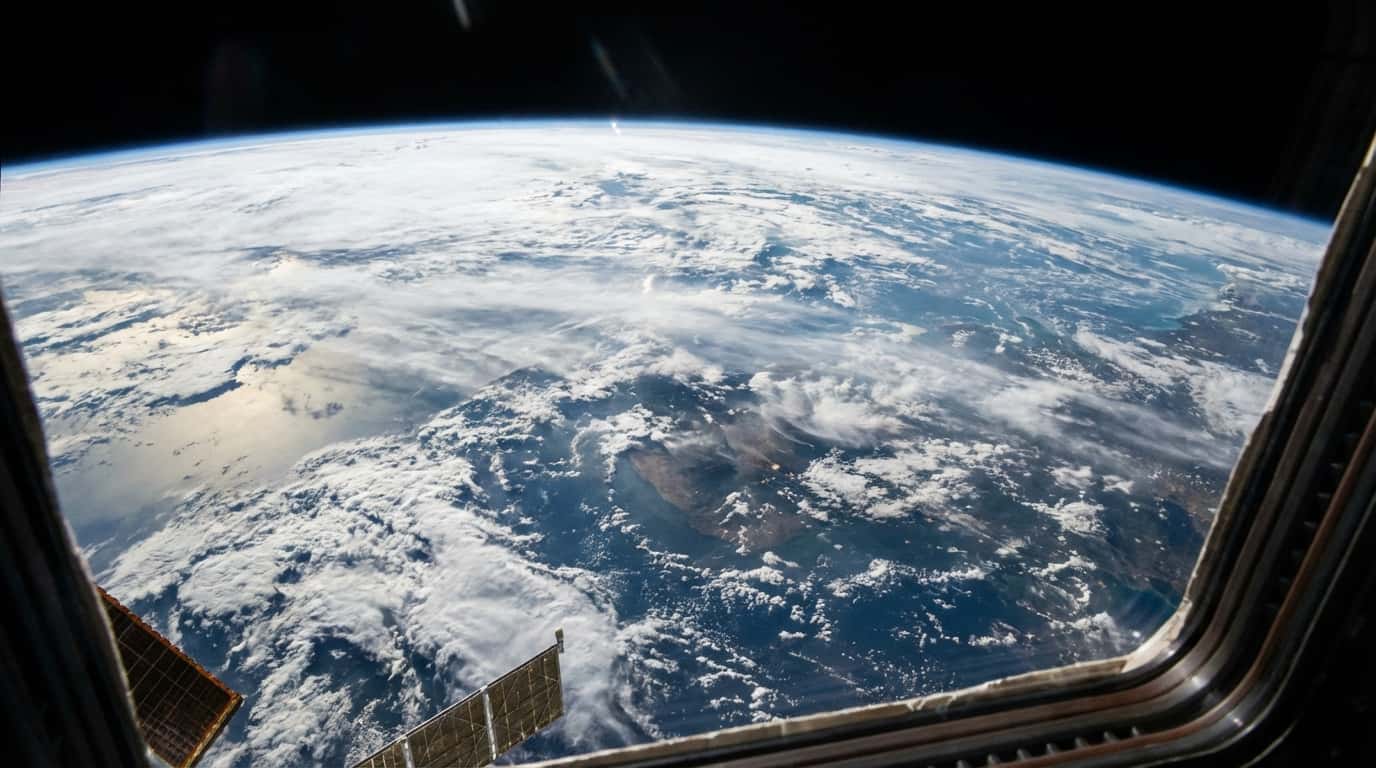 Vista de la Tierra desde el espacio durante un viaje espacial turístico en 2026