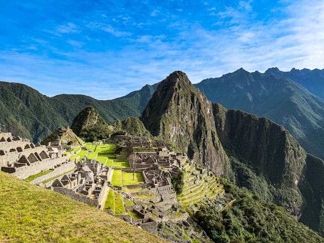 Vista panorámica de Machu Picchu en Perú, destino ideal según la mejor época para viajar en 2026