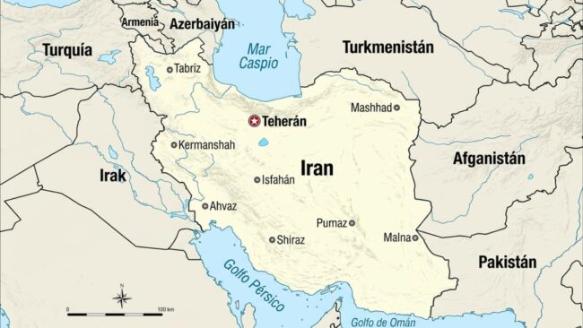 Mapa de Irán en Asia occidental, con Teherán, el golfo Pérsico, el mar Caspio y sus límites con Irak, Turquía, Afganistán, Pakistán y Turkmenistán.