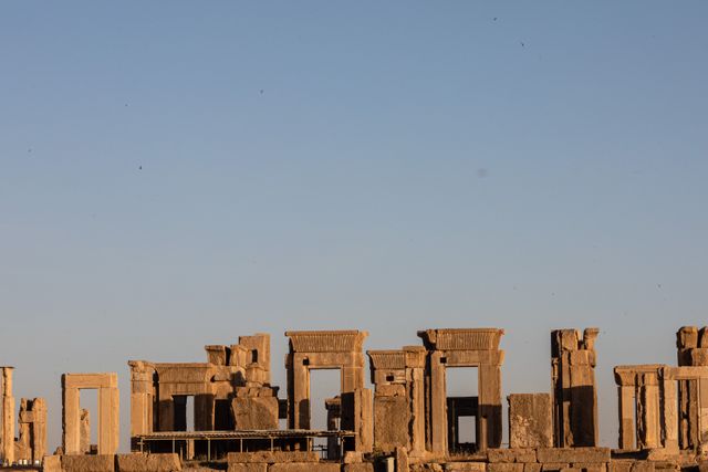 Ruinas de Persépolis en Irán, uno de los sitios arqueológicos más importantes para conocer antes de viajar al país.