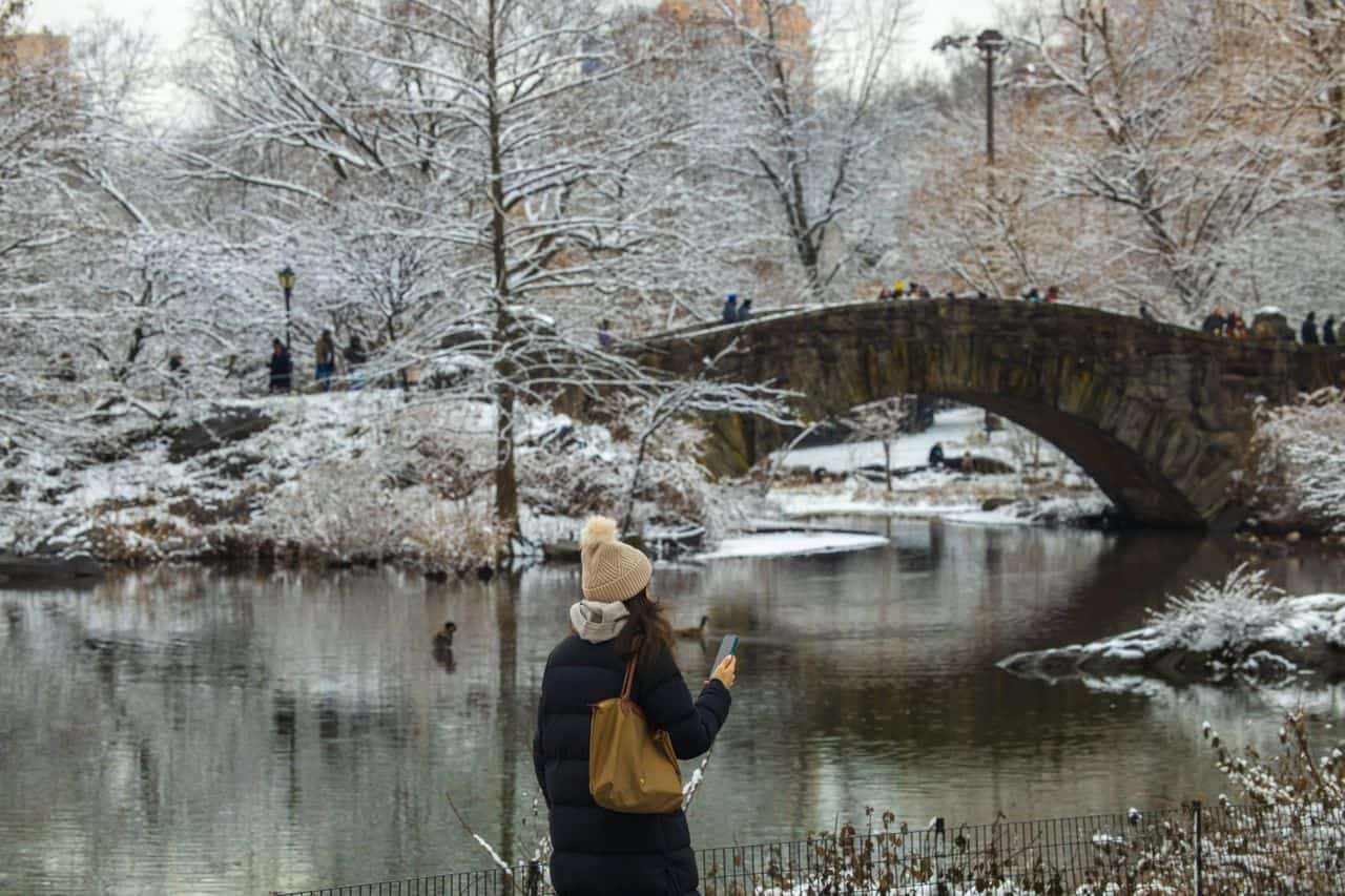central-park-nieve-gapstow-bridge-invierno-nueva-york-2026-2027
