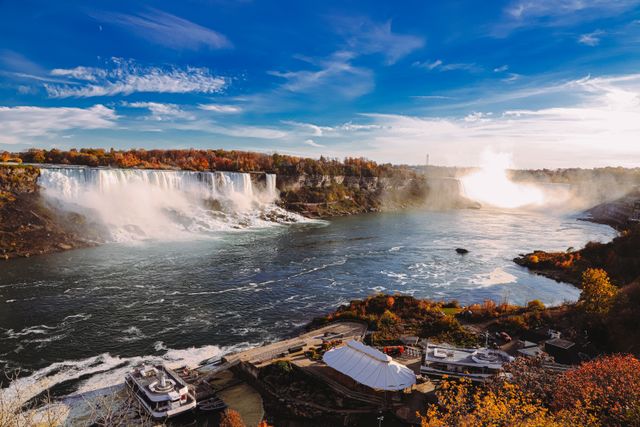 Cataratas del Niágara vistas desde el lado canadiense durante una ruta desde Toronto.